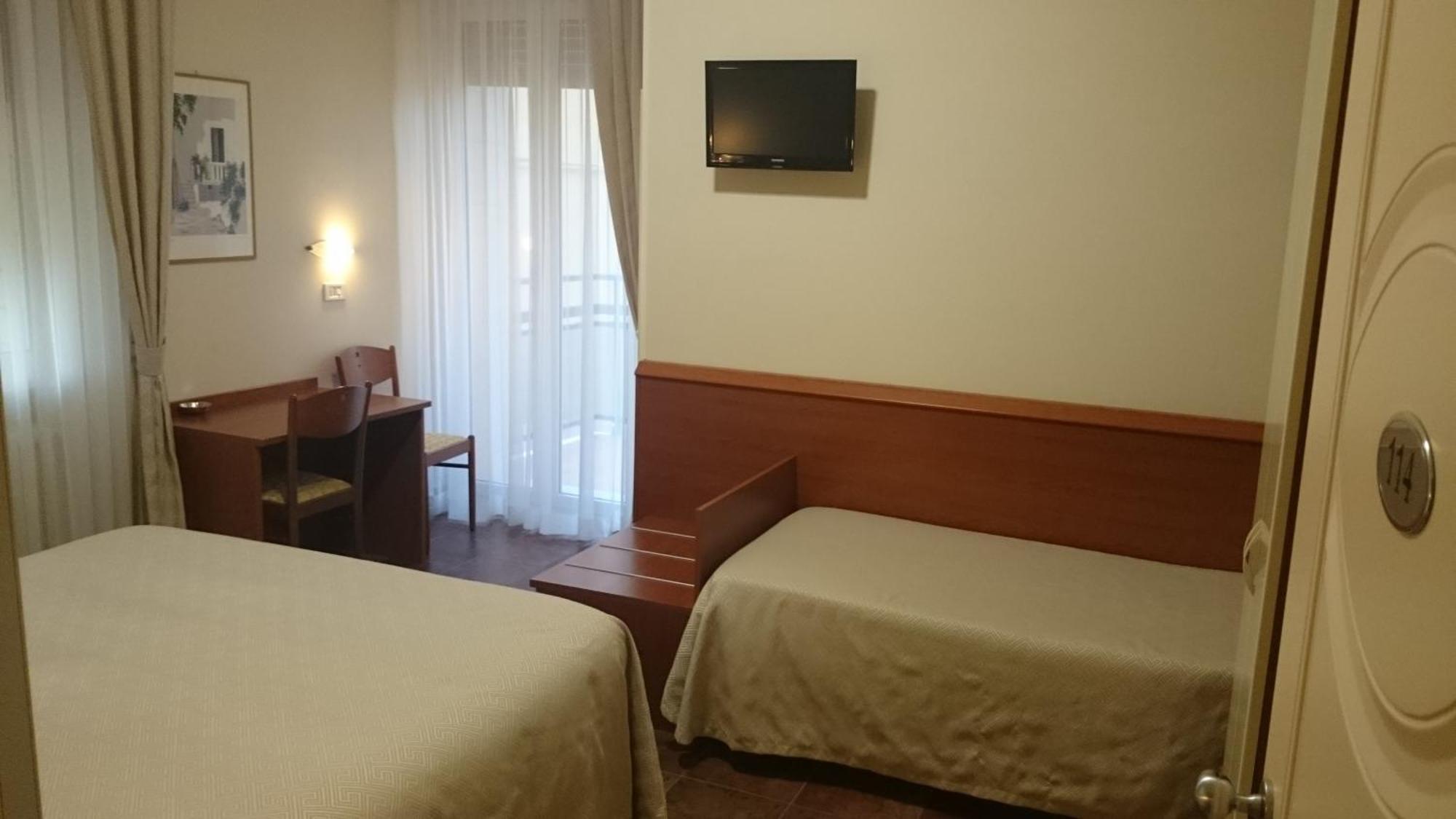 Hotel Beaurivage Fano Room photo