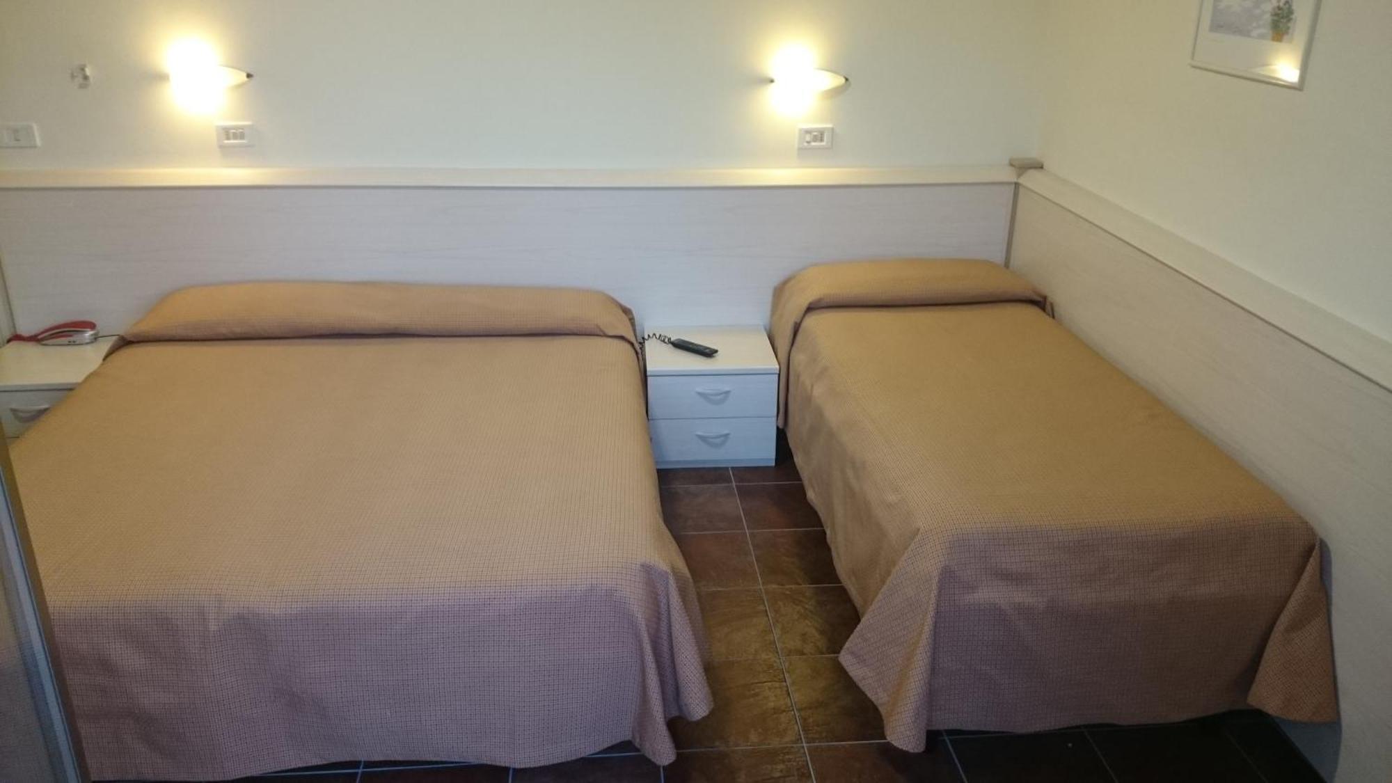 Hotel Beaurivage Fano Room photo