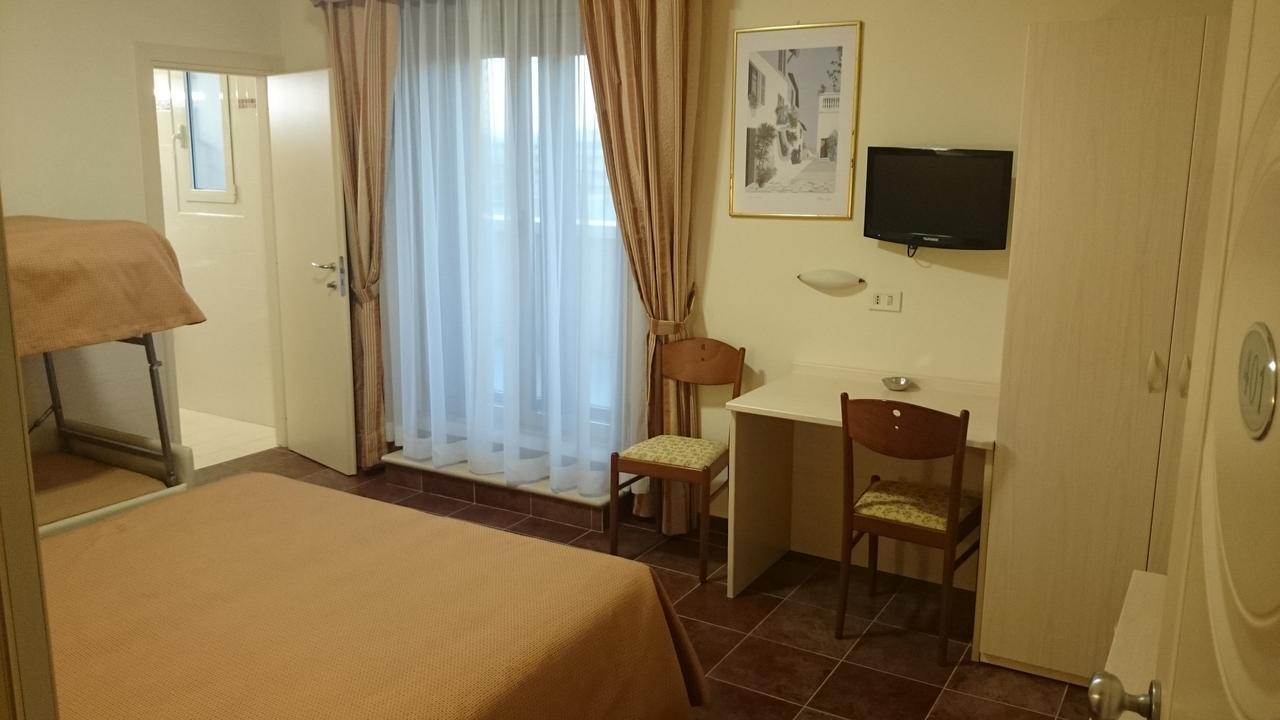 Hotel Beaurivage Fano Room photo